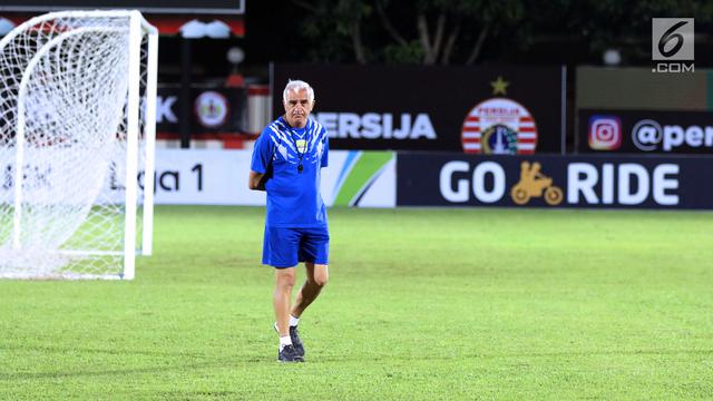 Persib Jajal Stadion PTIK