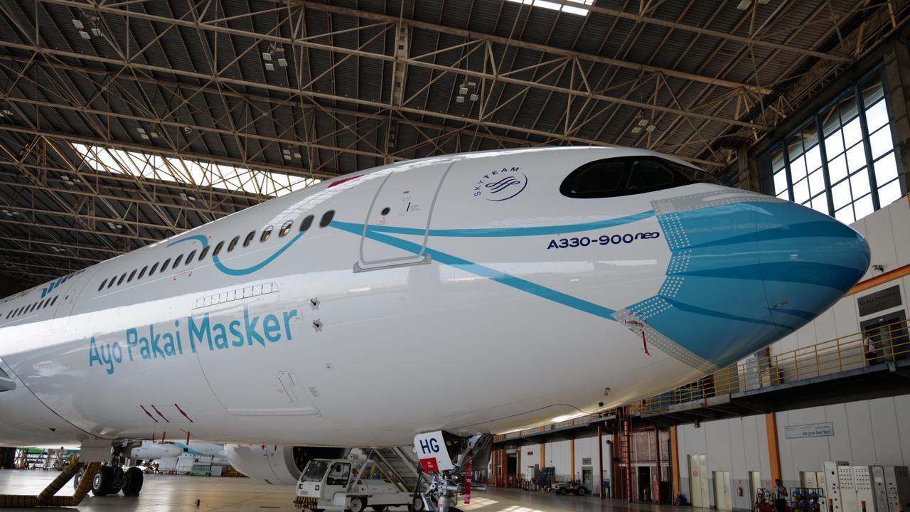 Garuda Indonesia meluncurkan livery khusus yang menampilkan visual masker pada bagian depan (hidung) pesawat Airbus A330-900 Neo yang merupakan livery masker pesawat pertama yang ada di Indonesia.