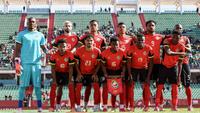 Para pemain Mozambik berpose untuk foto tim sebelum pertandingan Grup F Piala Afrika (CAN) antara Gabon dan Mozambik di Grand Stadium di Agadir pada 28 Desember 2025. (Franck FIFE/AFP)