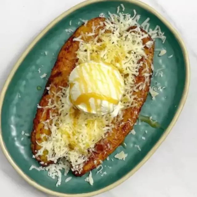Pisang Madu Geprek Es Krim.  foto: Instagram @brianardianto