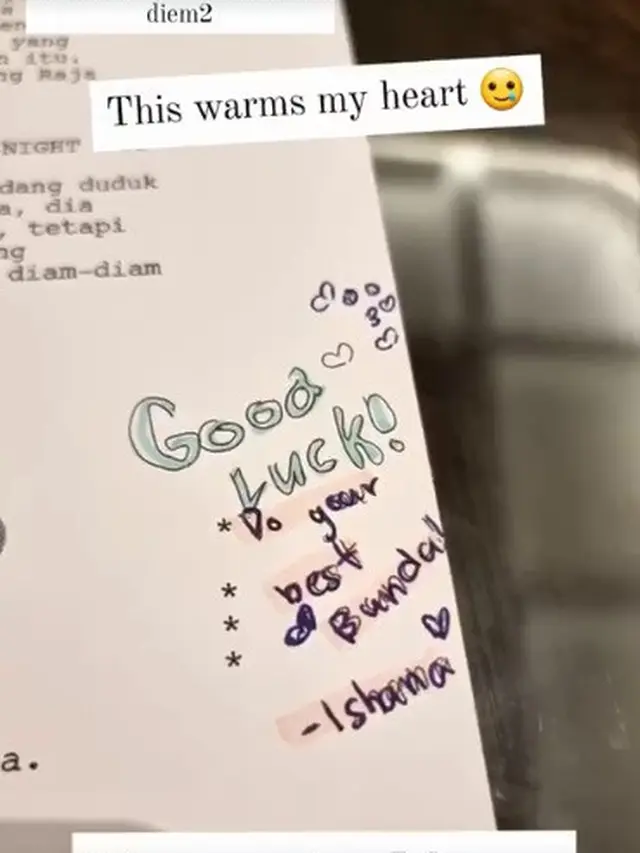 Momen hangat Dian Sastrowardoyo dan putrinya, Ishana. (Foto: Instagram Stories @therealdisastr)