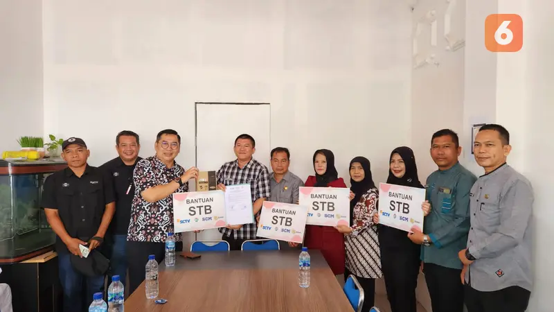 SCM EMTEK Bagikan STB Gratis untuk Warga Palembang, Banjarmasin dan Denpasar