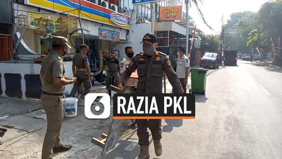VIDEO: Menggunakan Trotoar Untuk Berjualan PKL Dirazia
