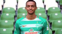 Melvyn Lorenzen, mantan pemain Werder Bremen yang kini akan bermain bersama Persela Lamongan (Focke Strangmann / dpa / AFP)