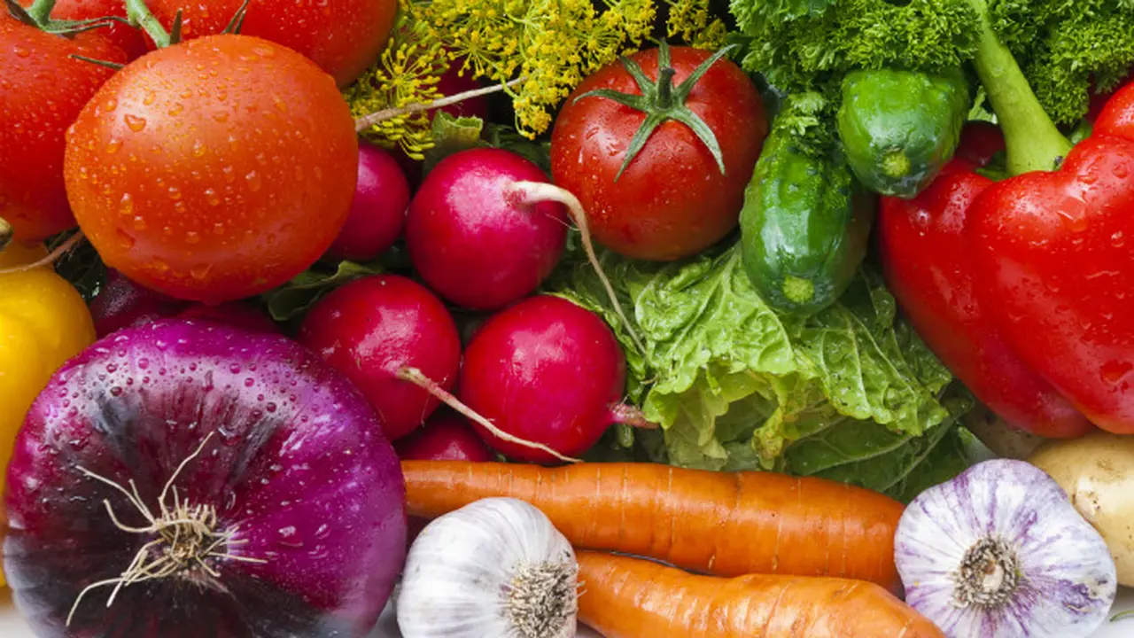 Ilustrasi sayur dan buah