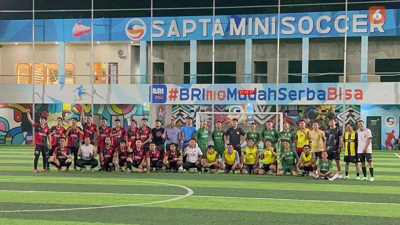 Fun Mini Soccer Kalla Toyota bersama jurnalis di Makassar (Liputan6.com/Fauzan)