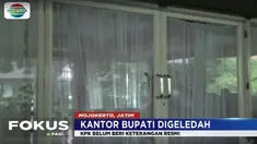 Tim yang berjumlah sekitar 10 orang langsung menggeledah ruang kerja Bupati dan Wakil Bupati Mojokerto serta sekretaris daerah.