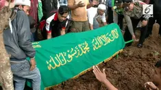 Komedian Aa Jimmy dan istrinya menjadi korban gelombang tsunami yang terjai di Tanjung Lesung, Banten.