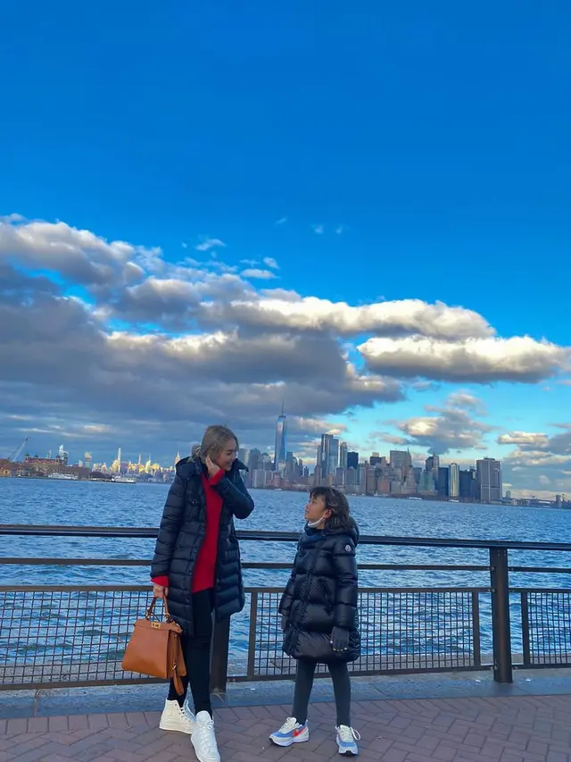 Ayu Ting Ting liburan di New York City (Foto: Instagram/@ayutingting92)