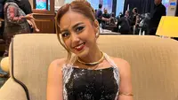 Sisca Saras Bicara Soal Keseimbangan Karier dalam Musik dan Akting