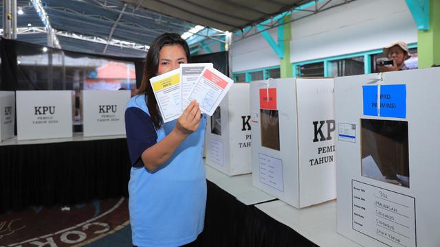 Sejumlah warga binaan di lapas dan rutan Jatim mencoblos pemilu 2024. (Istimewa)