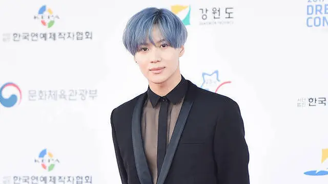 [Bintang] Bawakan Hypnosis, Taemin SHINee Teteskan Air Mata