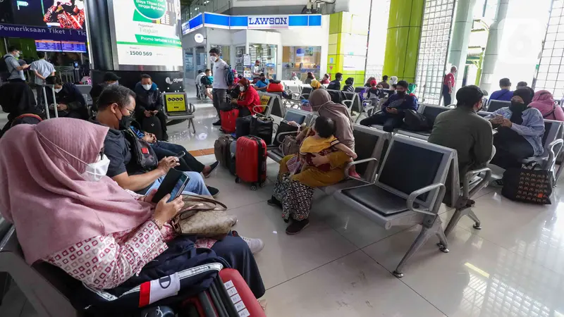 Suasana Stasiun Gambir Jelang Mudik Lebaran