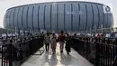 <p>Umat Islam tiba untuk melaksanakan sholat Id 1 Syawal 1443 Hijriah hingga memenuhi Stadion Jakarta Internasional Stadium, Senin (2/5/2022). Pemerintah Indonesia menetapkan Hari Raya Idul Fitri 1443 Hijriah jatuh pada tanggal 2 Mei 2022. (Liputan6.com/Johan Tallo)</p>
