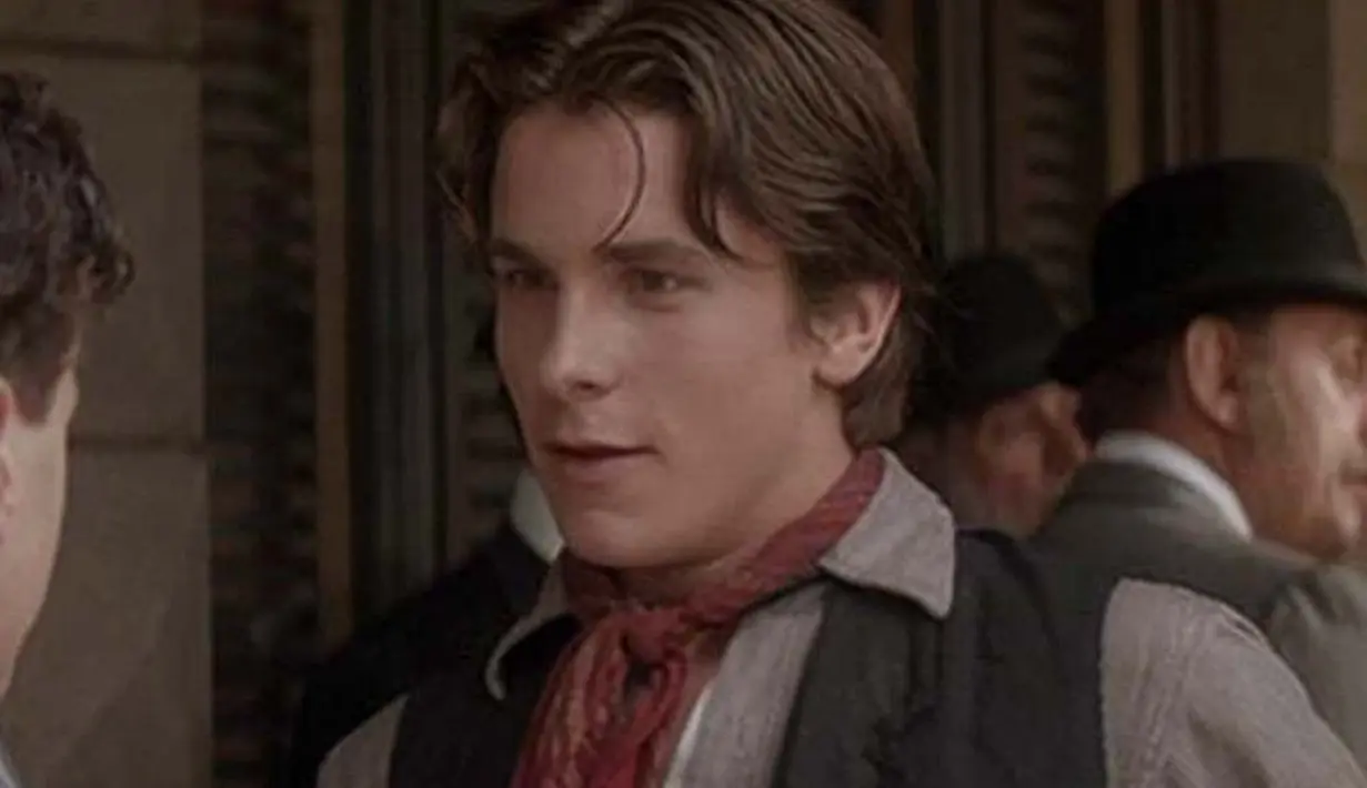 Christian Bale sudah meniti karier aktingnya sejak dulu. Nggak heran jika ia menjadi hot daddy kalau saat masih mudanya saja begini tampan! (Edmonton Journal)