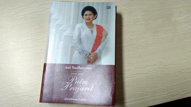 Buku Ani Yudhoyono, Kepak Sayap Putri Prajurit. (Liputan6.com/Raden Trimutia Hatta)
