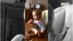 Walau masih kecil, sang bayi mengajarkan kepada netizen untu pantang menyerah pada keadaan.