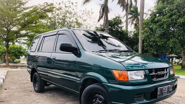 Modifikasi Isuzu Panther (Instagram/@pantherholic)