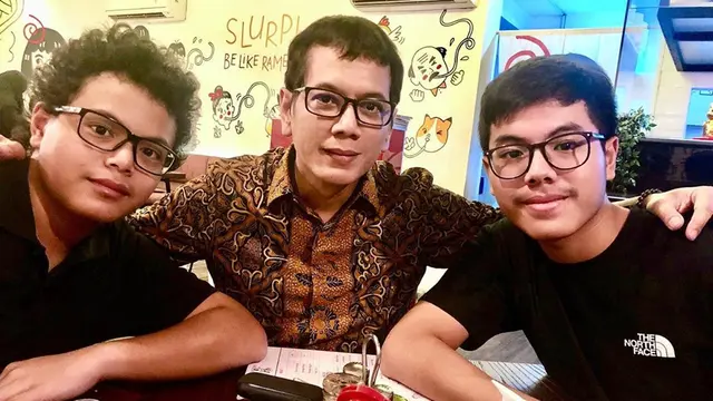 Ayah Idaman, Ini 6 Potret Kebersamaan Wishnutama dengan Buah Hatinya