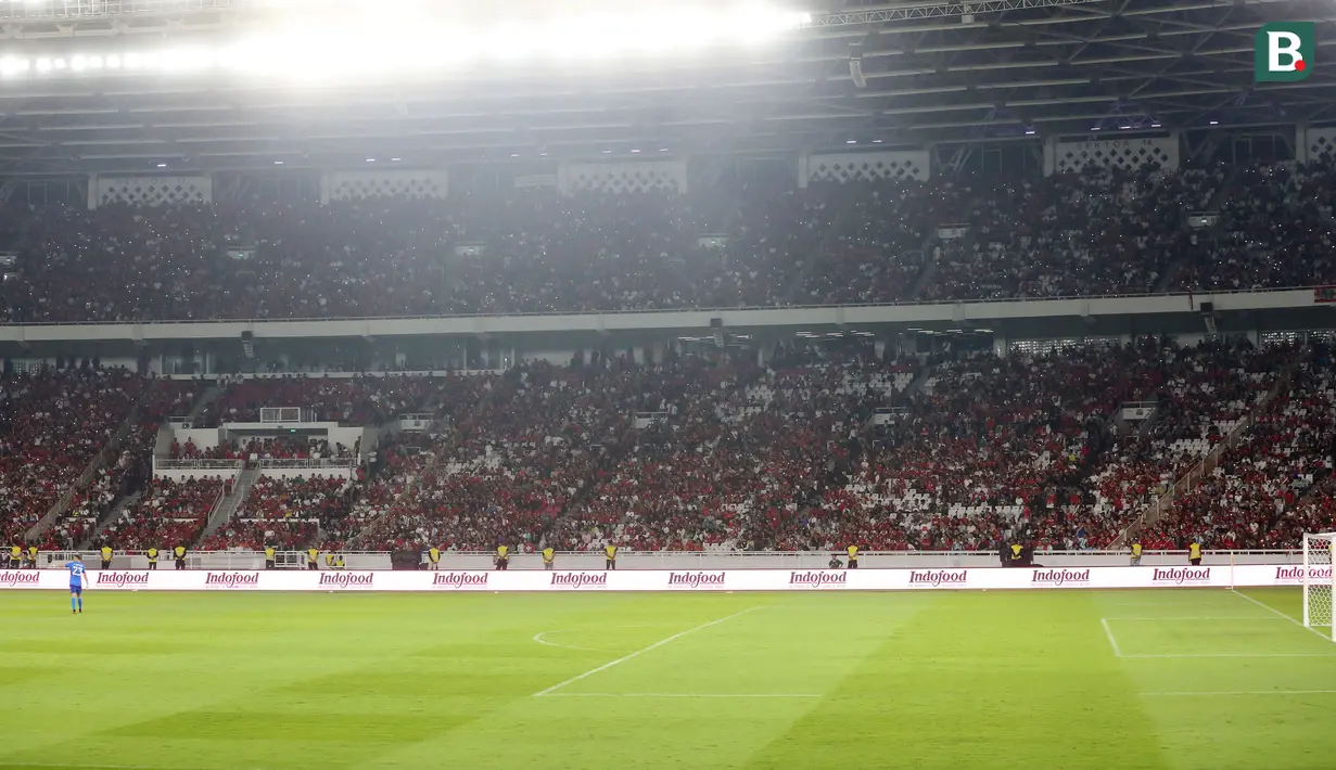 Kiper Argentina, Emiliano Martinez saat laga FIFA Matchday melawan Timnas Indonesia di Stadion Utama Gelora Bung Karno (SUGBK), Senayan, Jakarta, Senin (19/06/2023). (Bola.com/M Iqbal Ichsan)
