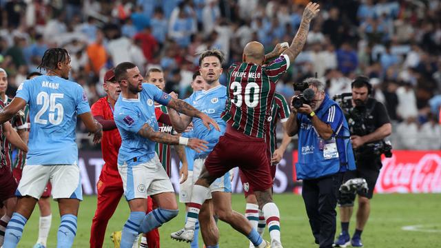 Foto: Momen Pertengkaran Dua Veteran Kyle Walker dan Felipe Melo setelah Laga Final Piala Dunia Antarklub 2023