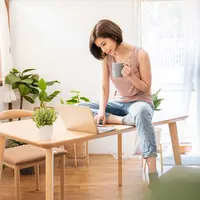 Ilustrasi bisnis dari rumah./Copyright shutterstock.com/g/chungyam