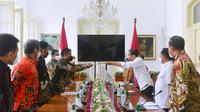 Presiden Jokowi enerima tim seleksi calon anggota KPU dan Bawaslu di Istana Kepresidenan Bogor Jawa Barat, Kamis (6/1/2022). (Foto: Biro Pers Sekretariat Presiden