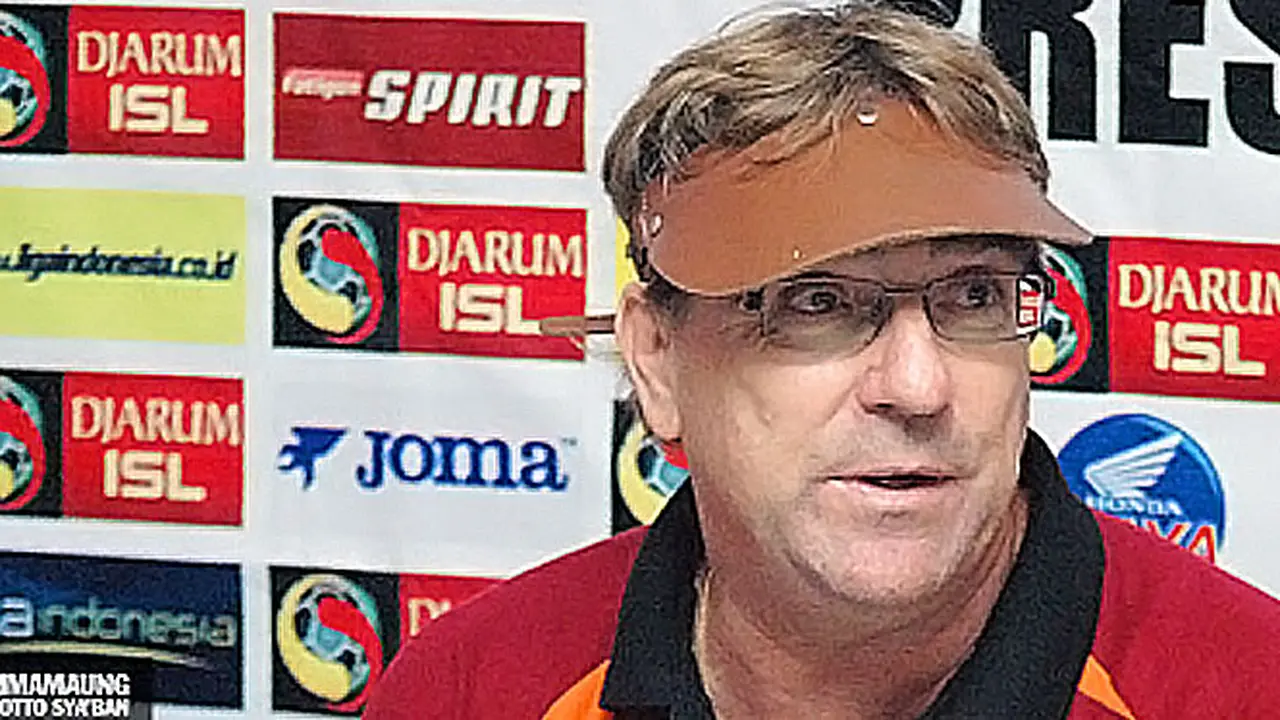 Pelatih Kepala PSM Makassar Robert Rene Alberts