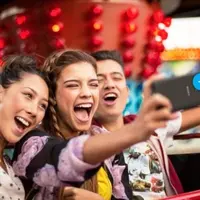 Ingin selfie yang lebih kece? Pakai smartphone canggih berikut ini.