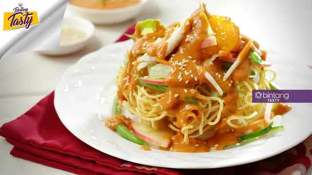[Bintang] Menu Buka Puasa: Mi Siram Salad Thailand