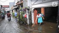 Sungai Ciliwung Meluap, 20 RT di Jakarta Tergenang Banjir Selasa Pagi