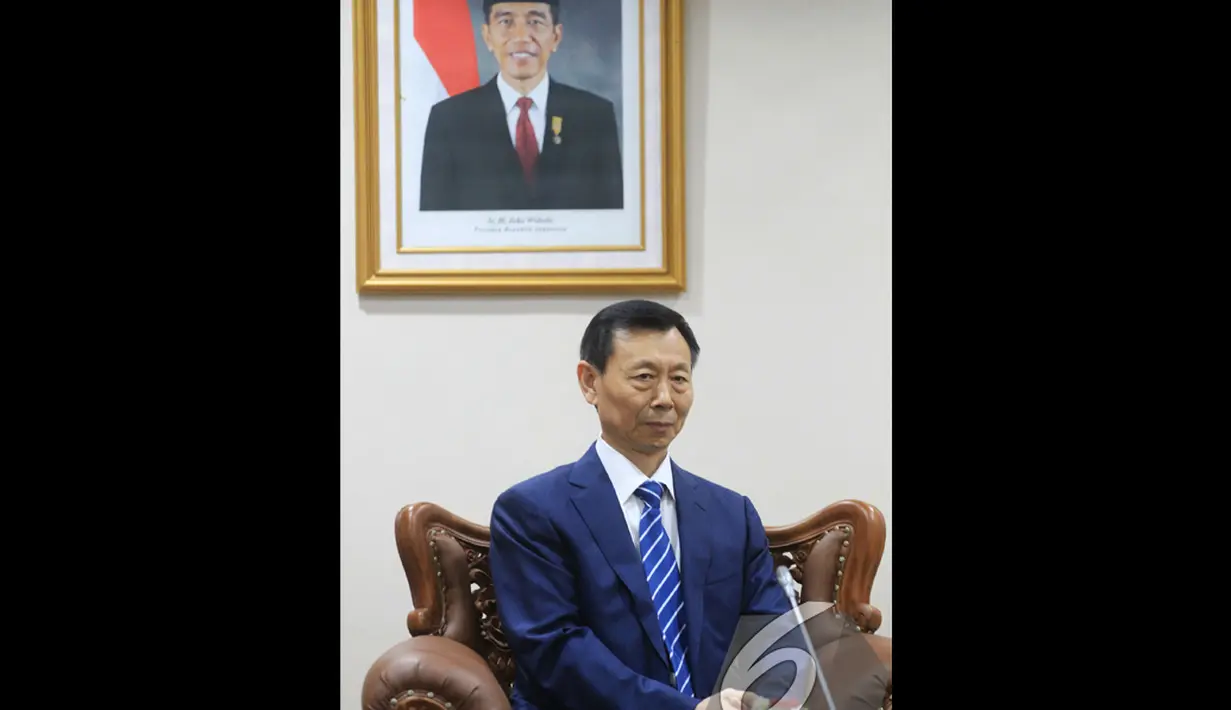 Vice Chairman of the National Committee of the Chinese Peoples Political Consultative Conference (CPPCC), Chen Xiaoguang saat bertemu ketua MPR RI, Zulkifli Hasan, Jakarta, Selasa (9/12/2014). (Liputan6.com/Andrian M Tunay)