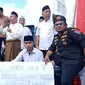 Aksi bela Al-Qur'an yang dilakukan ratusan warga Pekanbaru di Depan kantor Gubernur Riau. (Liputan6.com/M Syukur)