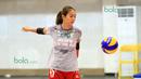 Pevoli Berlian Marsheilla tengah berlatih bersama timnya Jakarta Elektrik PLN pada Lanjutan Proliga 2016 di Gor Ken Arok, Malang, Minggu (21/2/2016). (Bola.com/Nicklas Hanoatubun)