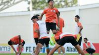 Ahmad alfarizi dkk. siap menyusul Adam Alis. (Bola.com/Iwan Setiawan)