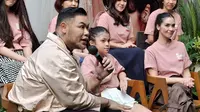 Pesan Ivan Gunawan di Nobar Film Terbaru, Bangun Komunikasi dengan Ibu Selagi Sempat