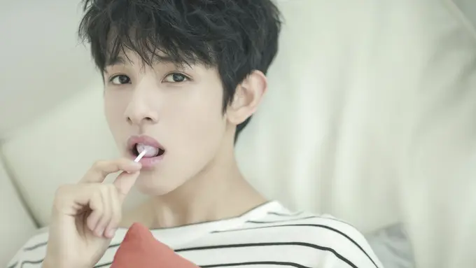 [Bintang] Debut Solo, Samuel Kim Rilis Mini Album Sixteen