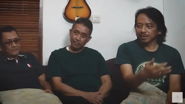 Dewa Budjana membentuk Trio Duaji