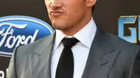 Chris Pratt Resmi Lamar Anak Arnold Schwarzenegger