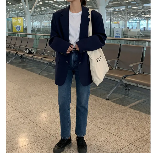 7 Airport Outfits untuk Wanita Indonesia Terbaru 2025: Tampil Stylish dan Nyaman