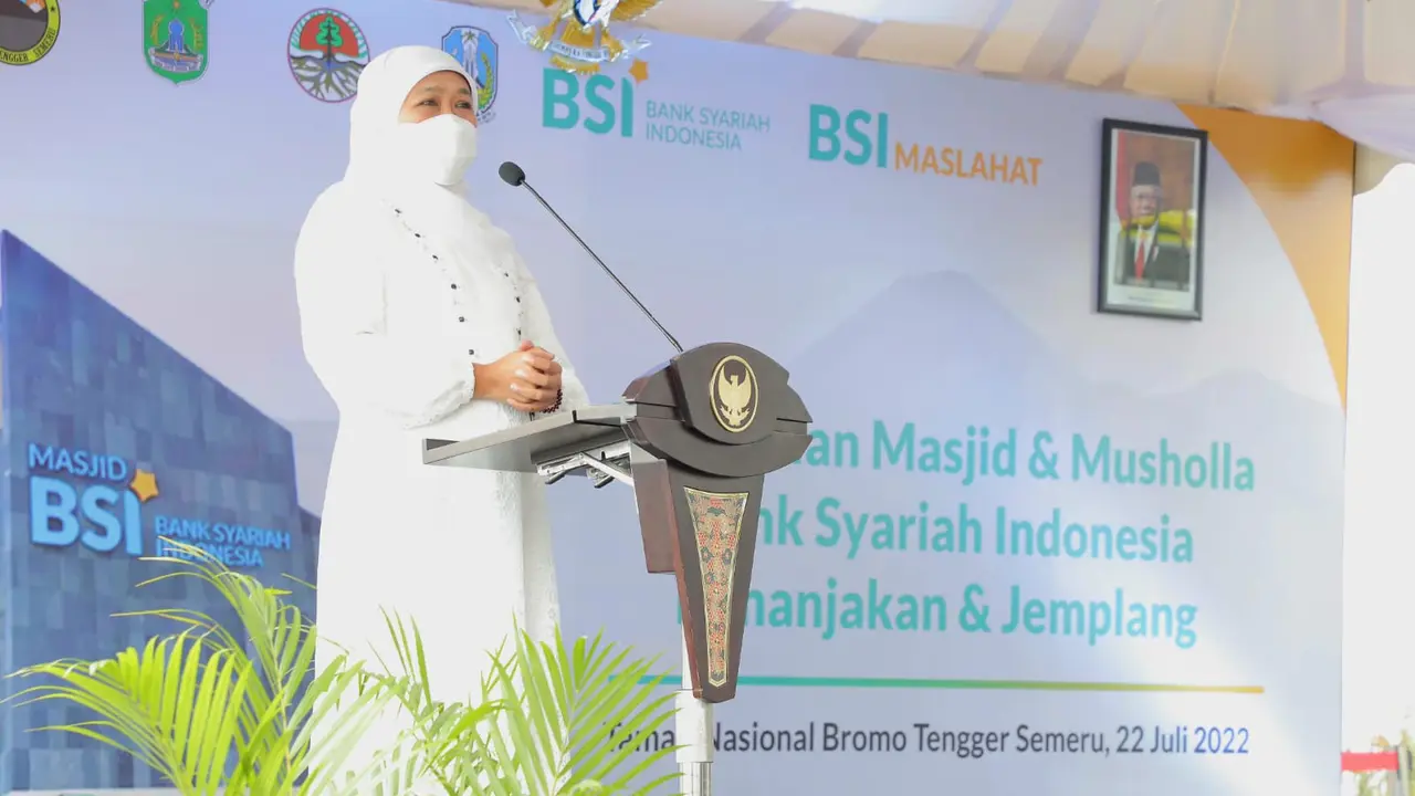 Gubernur Jatim Khofifah Indar Parawansa. (Dian Kurniawan/Liputan6.com)