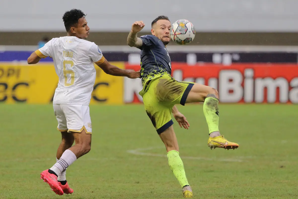 Foto: Persib Bandung Full Senyum, Tunda Kemenangan PSM Makassar untuk Jadi Juara BRI Liga 1 2022 / 2023