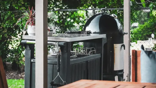 Dapur outdoor bisa menjadi investasi ruang fungsional di rumah