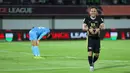 Pemain Dewa United, Egy Maulana Vikri, melakukan selebrasi setelah mencetak gol ke gawang Phnom Penh Crown pada laga matchday pertama grup E AFC Challenge League di Indomilk Arena, Tangerang, Minggu (26/10/2025). (Bola.com/M Iqbal Ichsan)