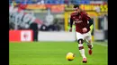 Sementara saudaranya, Theo Hernandez tengah merumput di Serie A bersama AC Milan dan juga memiliki posisi yang sama yaitu bek kiri. (Foto: AFP/Miguel Medina)