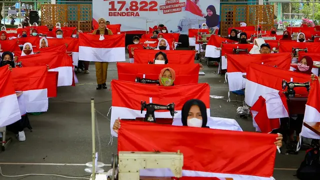 Bupati Banyuwangi Berdayakan 77 Penjahit Kampung, Produksi 17.822 Bendera Merah Putih