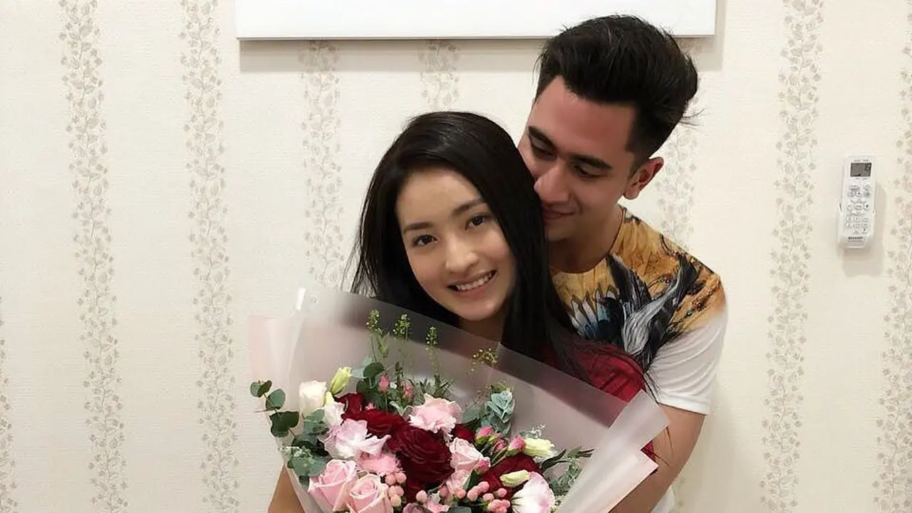 [Bintang] Bikin Iri, Ini 8 Potret Mesra Natasha Wilona dan Verrell Bramasta