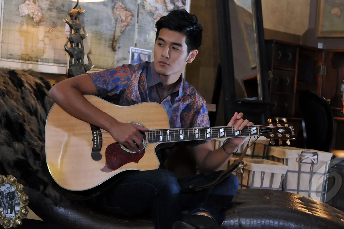 Kenalan dengan Nathan Hartono, Penyanyi Tampan Bak Idol Kpop