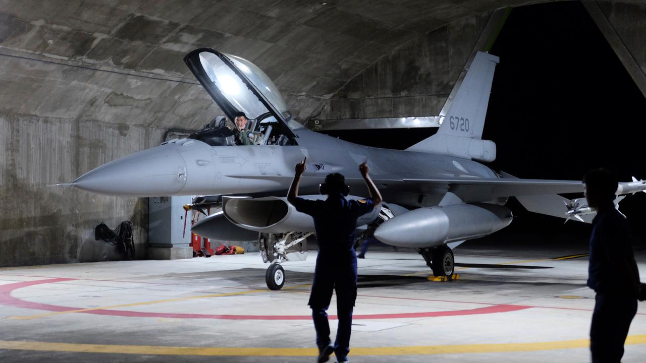 Lawan Tekanan China, Taiwan Gelar Latihan Militer