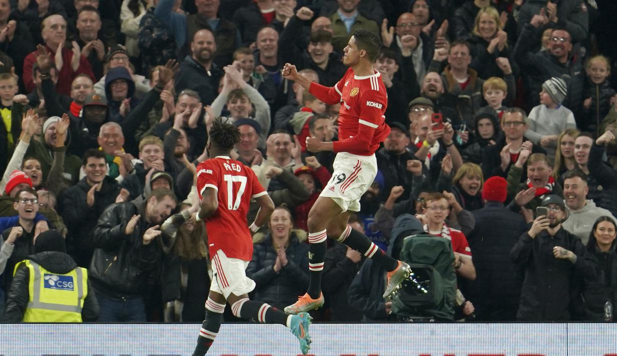 <p>MU kini mengemas 58 poin, namun tidak beranjak dari posisi kelima klasemen Liga Inggris. Langkah Setan Merah untuk tembus empat besar tetap sangat sulit mengingat masih harus bersaing dengan Arsenal dan Tottenham yang ada diatas mereka. (AP/Jon Super)</p>